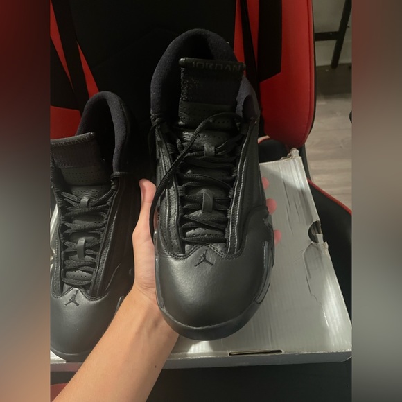 I got a new pair trying to bless someone with rare shoes for a low price - Picture 6 of 10